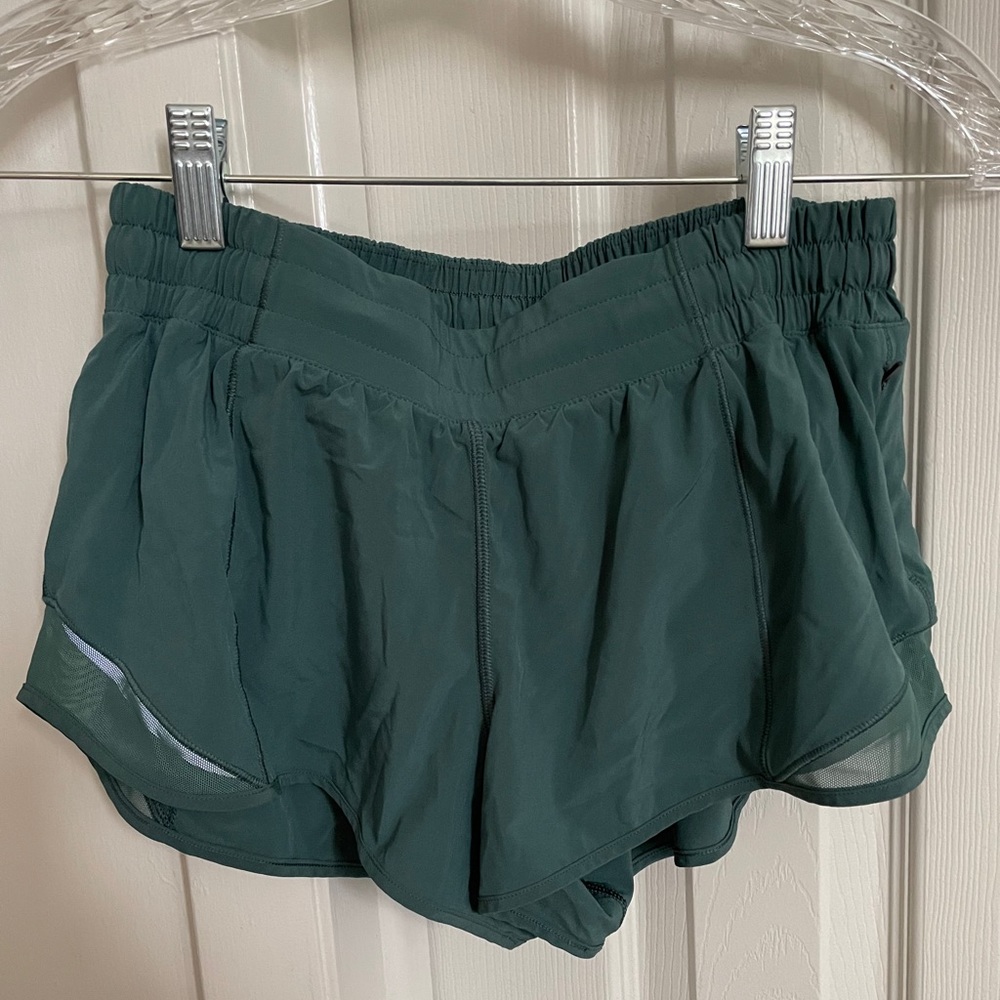 Lululemon Hotty Hot shorts low-rise